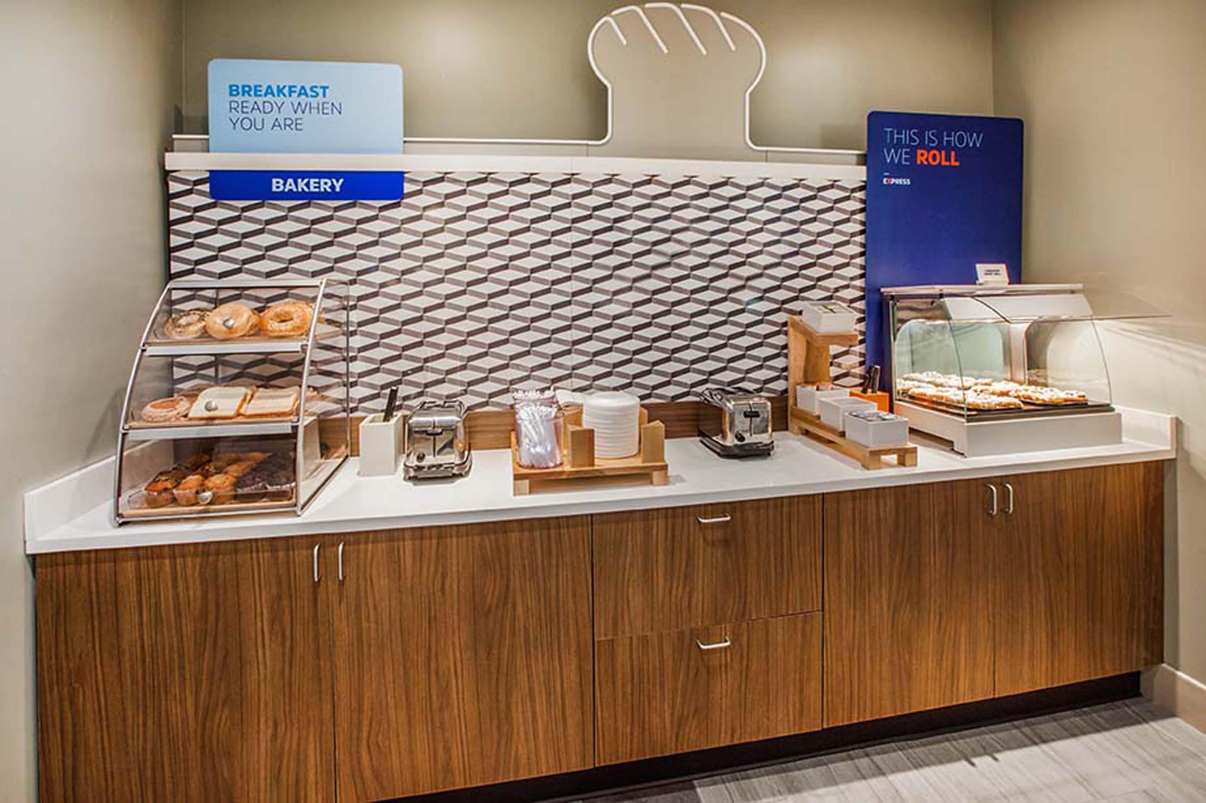 Holiday Inn Express Hotel & Suites Portland By Ihg Exterior photo